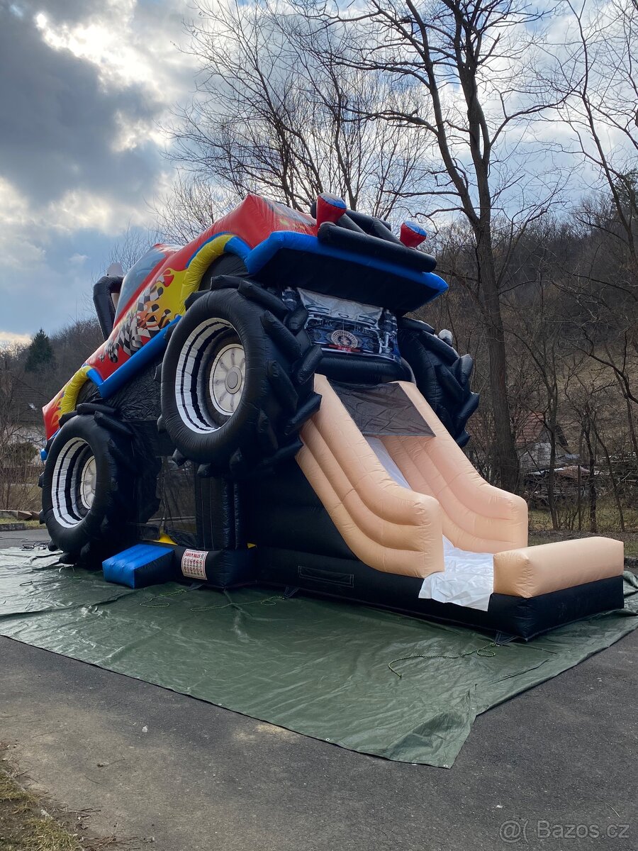 Skákací hrady, skluzavky, kolotoč, rodeo býk