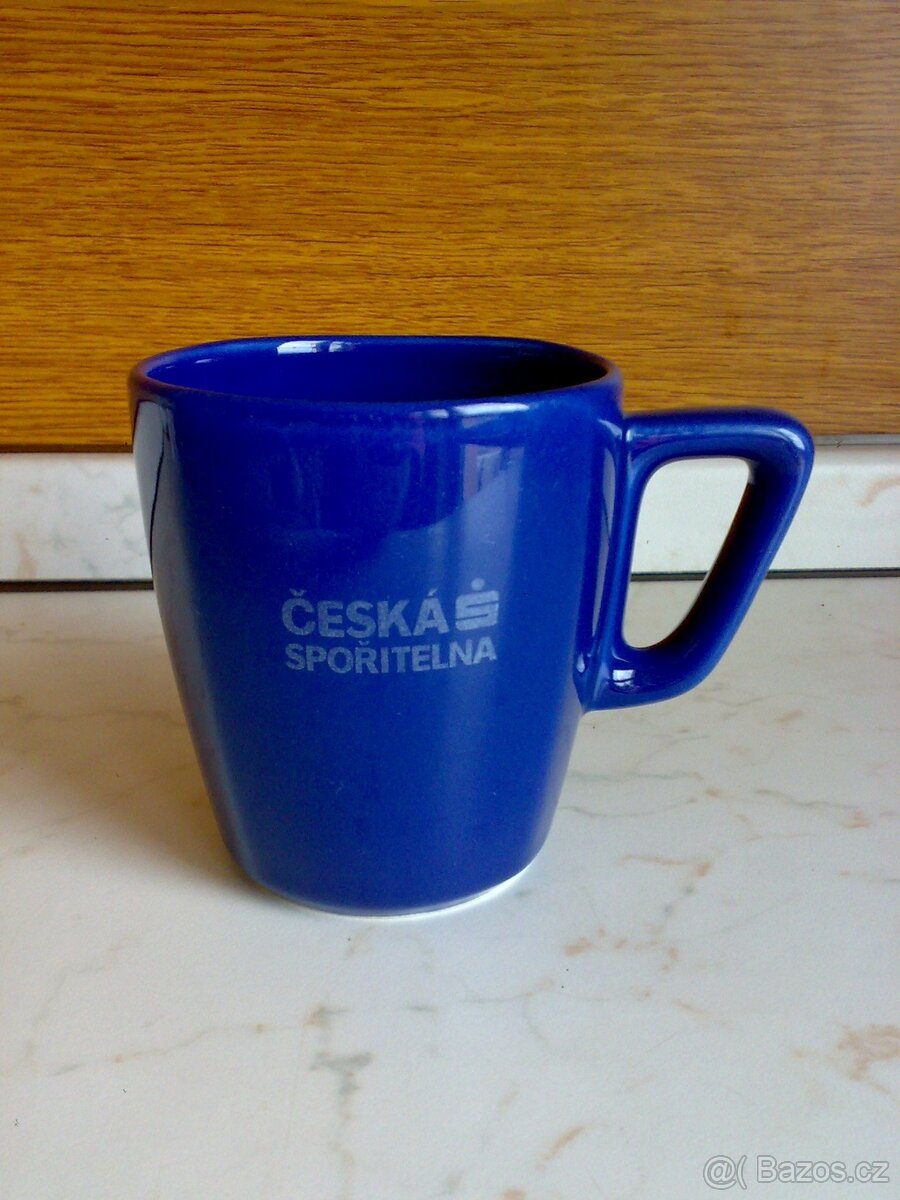 Modrý lesklý keramický hrnek 330ml