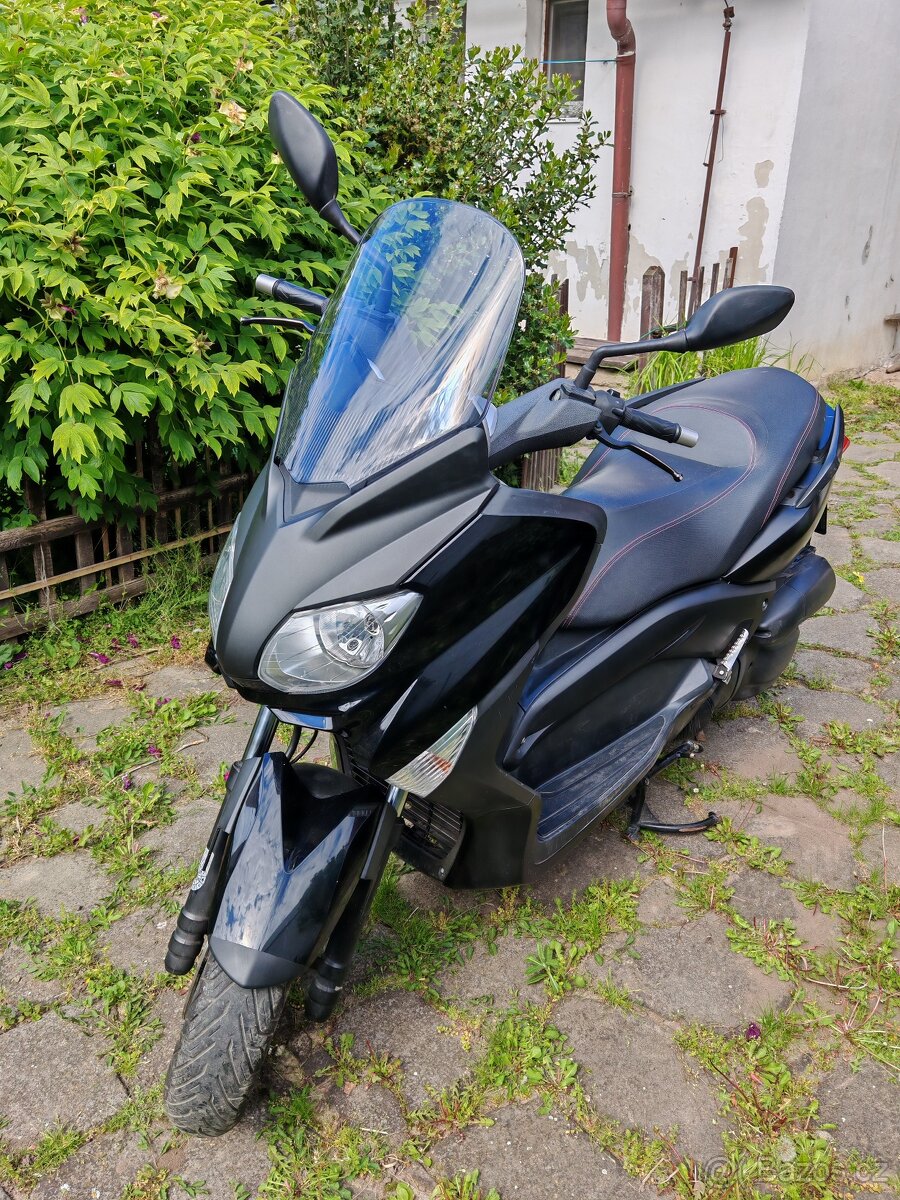 Yamaha X-max 125