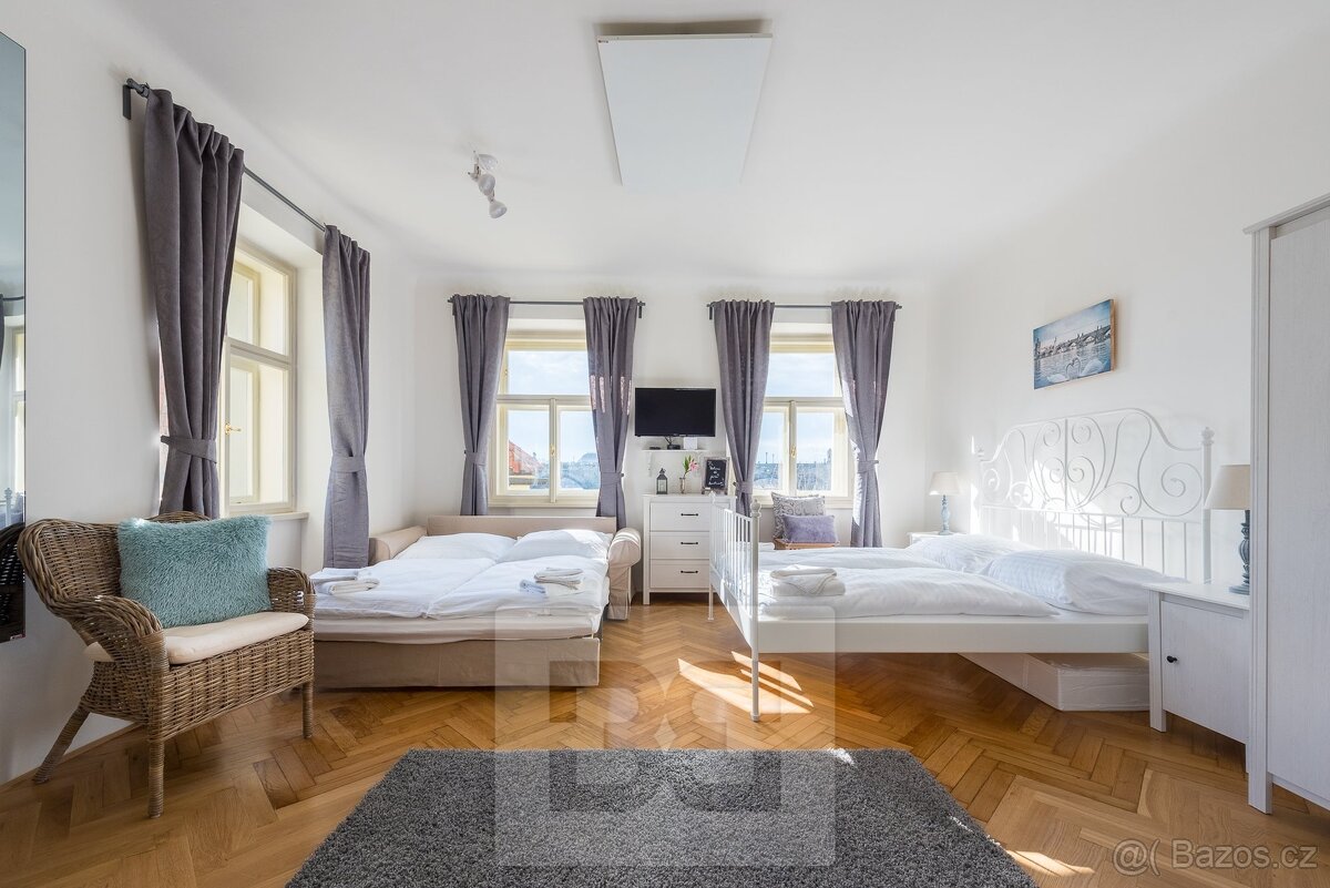 Pronájem bytu 1+kk, 47 m2 - Praha - Malá Strana