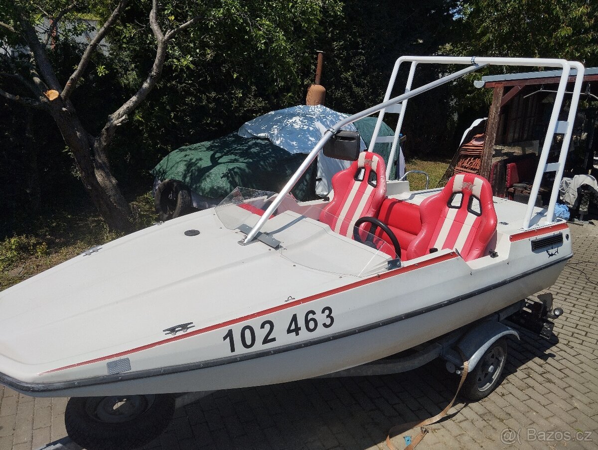Motorový člun ultranautic 1250