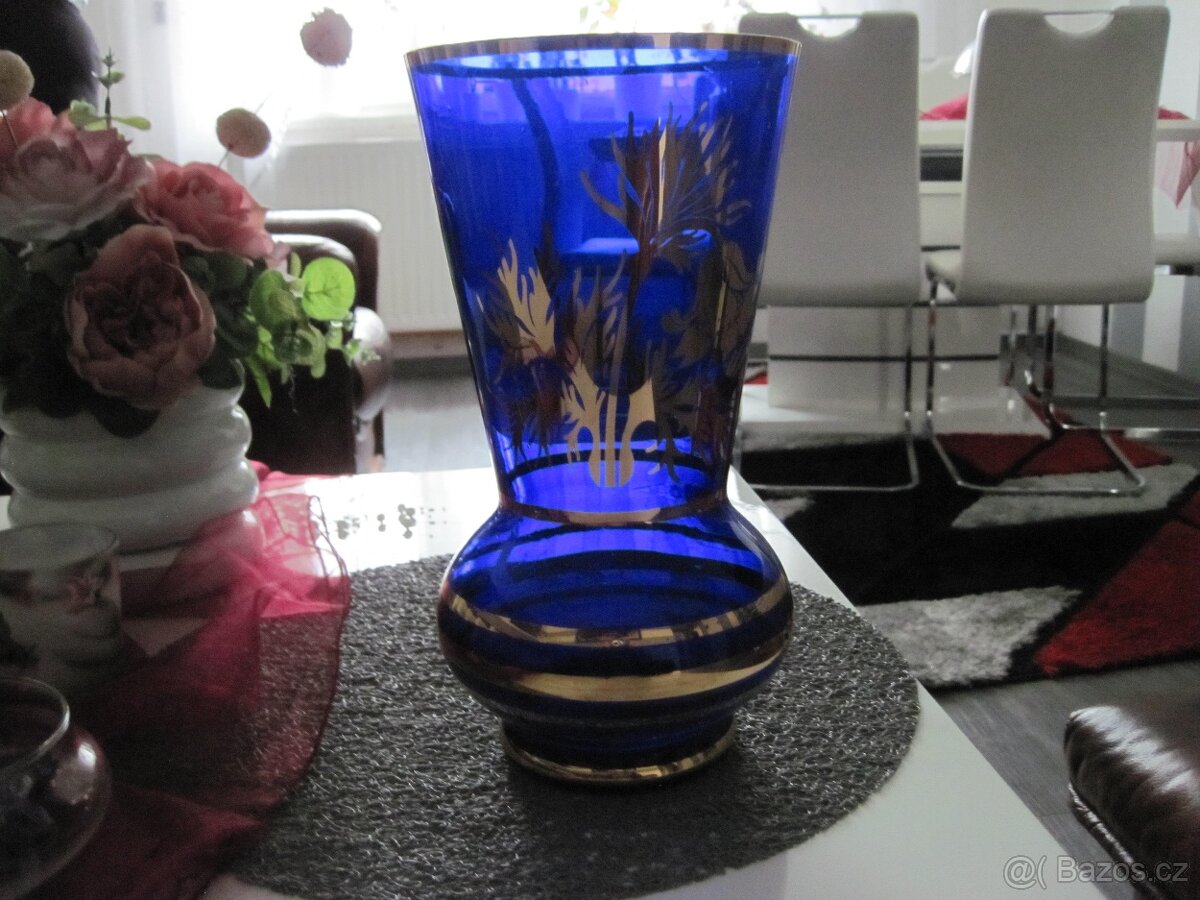 váza modrá, zlatý ornament