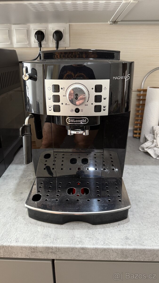 Automatický kávovar DeLonghi Magnifica S