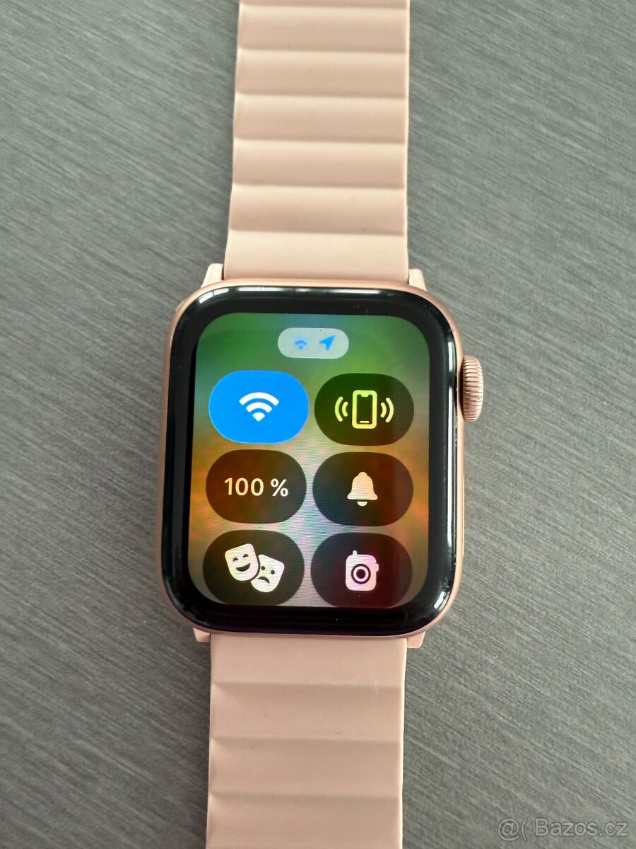 Apple Watch Series 6 40mm Zlatý hliník