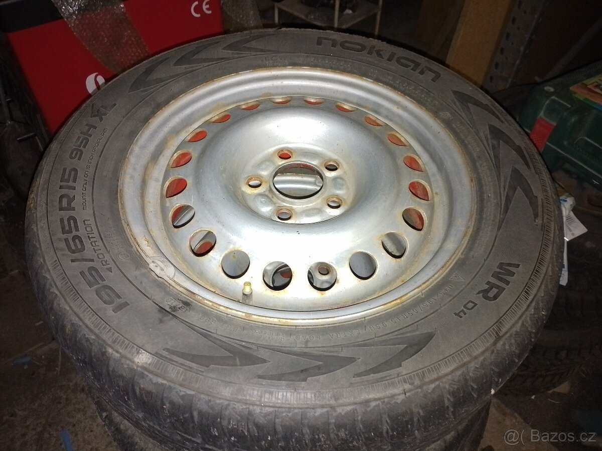 Prodám kola Ford 15" - sada 4 kusů - dobrý stav