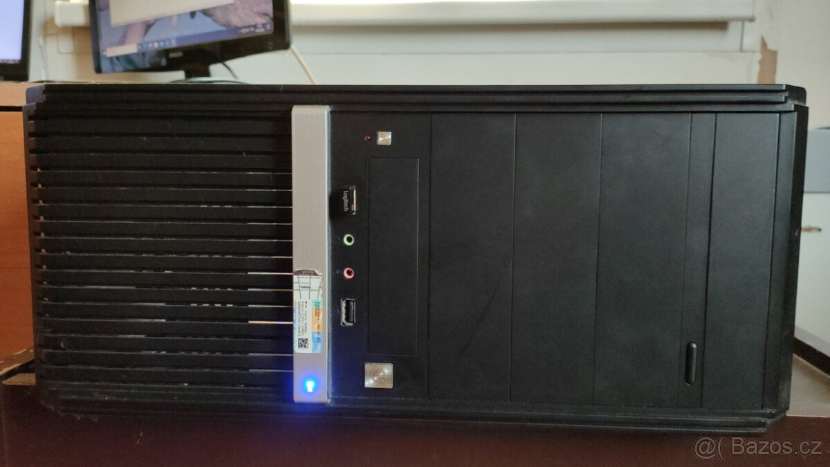 PC Gigabyte AMD starší, plně funkční