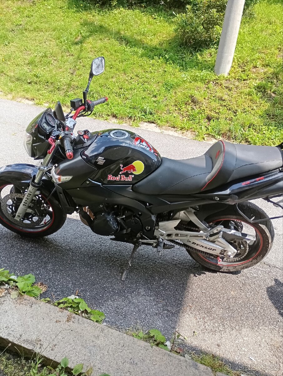 Prodam suzuki gsr 600.rv 2008