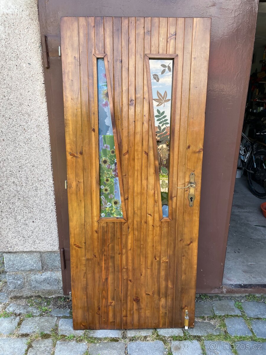 Hlavní vchodové dveře