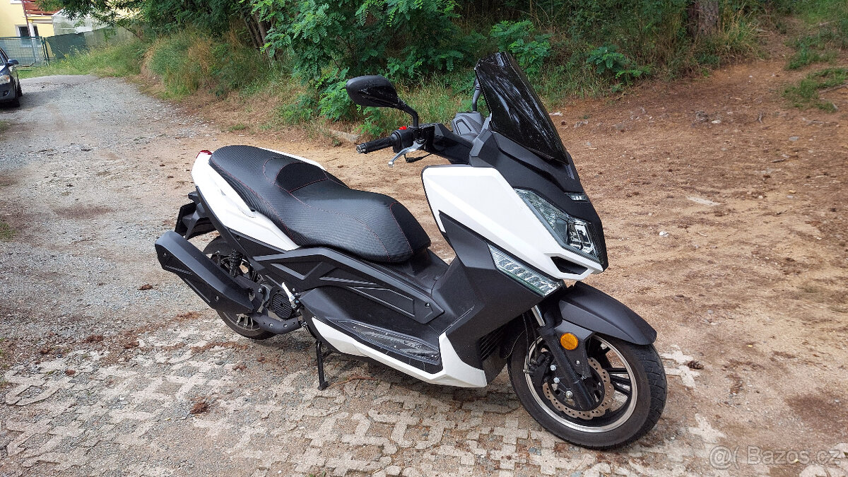 skůtr Taro Maximus 125i, 2020, najeto pouze 1700 km