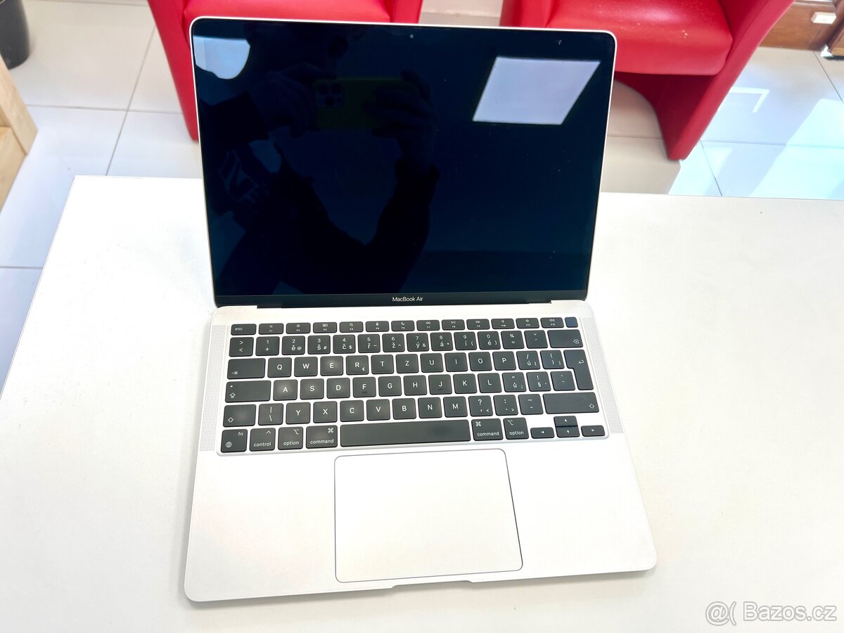 MacBook Air M1 (100%)