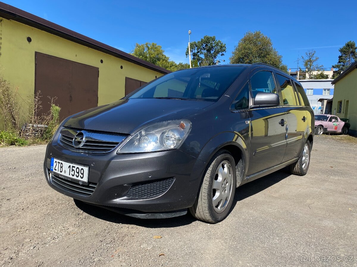 Opel Zafira 1,7 CDTi - 7 míst