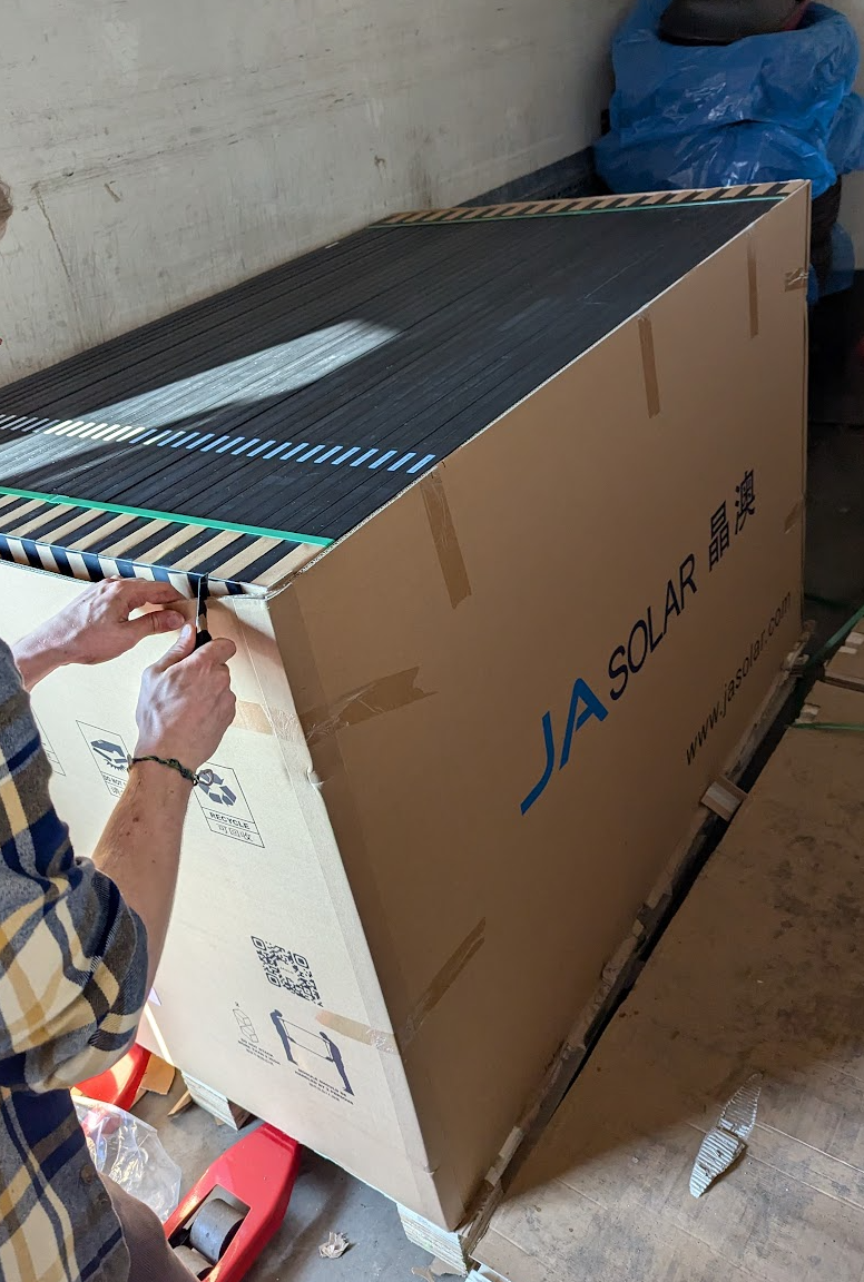 2,38 Kč/W Fotovoltaický panel JAM54S30-430/LR černý rám