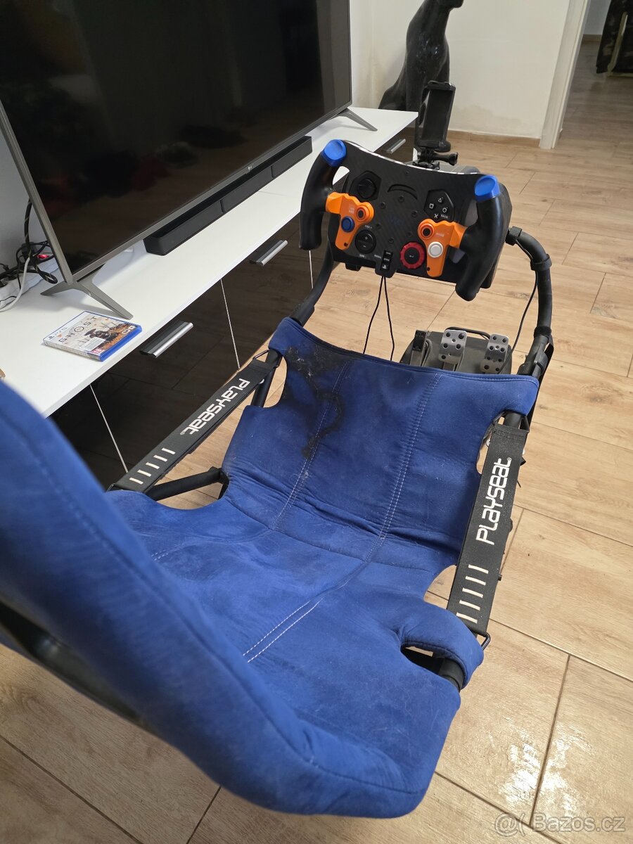 Simulátor pro závodní hry (F1) na PS/XBOX/PC