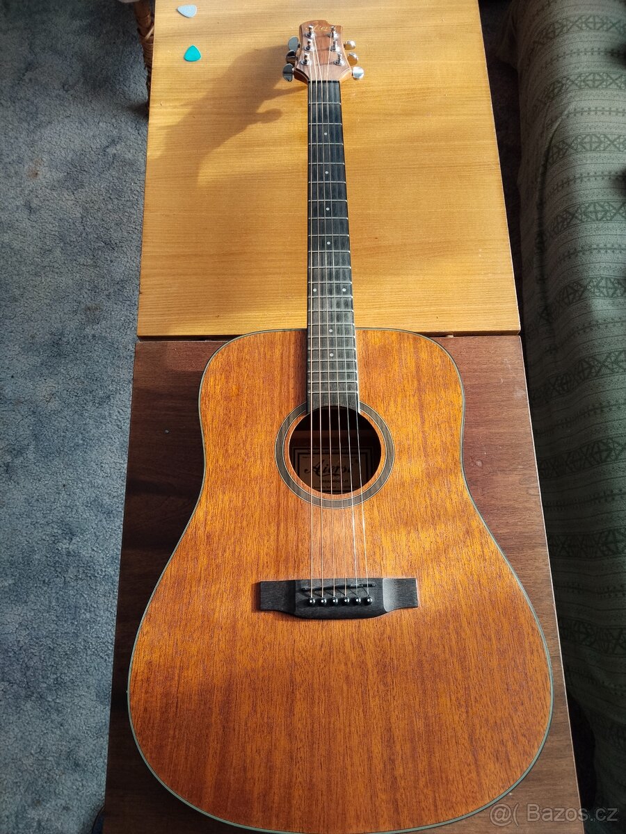 Prodám akustickou kytaru