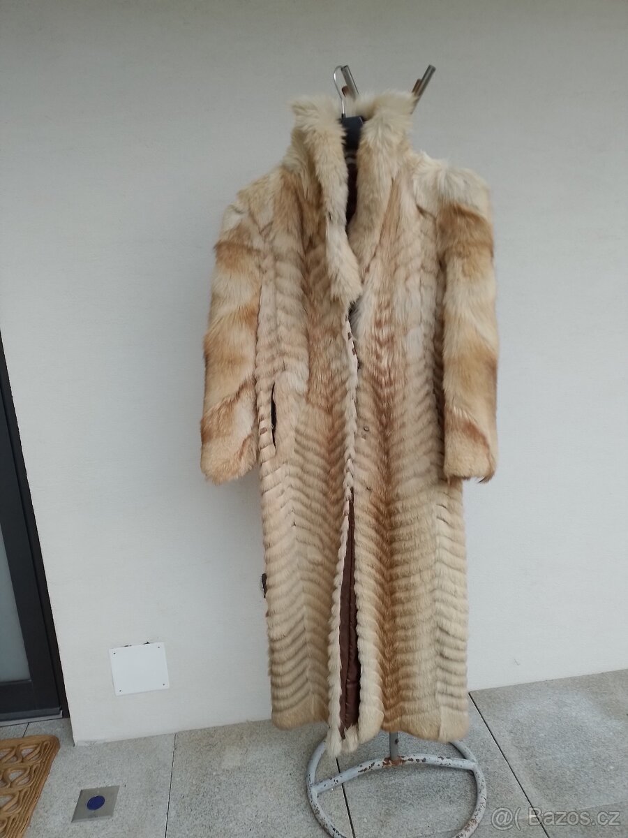 Prodám kožešinový plášť mongolsky pes