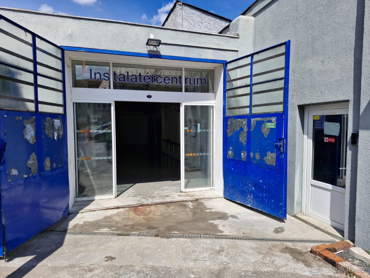 Sklad/malovýroba/prodejní prostor v Říční ulici v Lounech