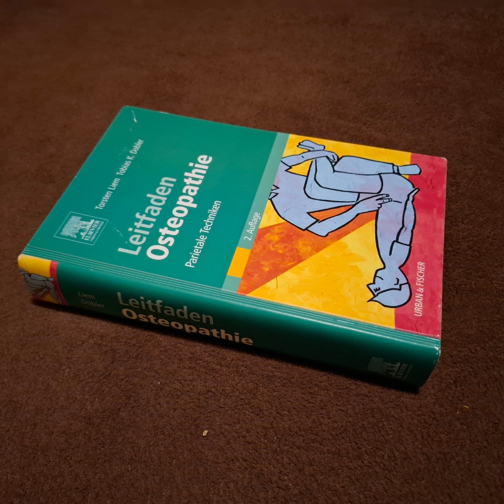 Lékařská kniha: Ostheopathie Parientale Techniken (německy)