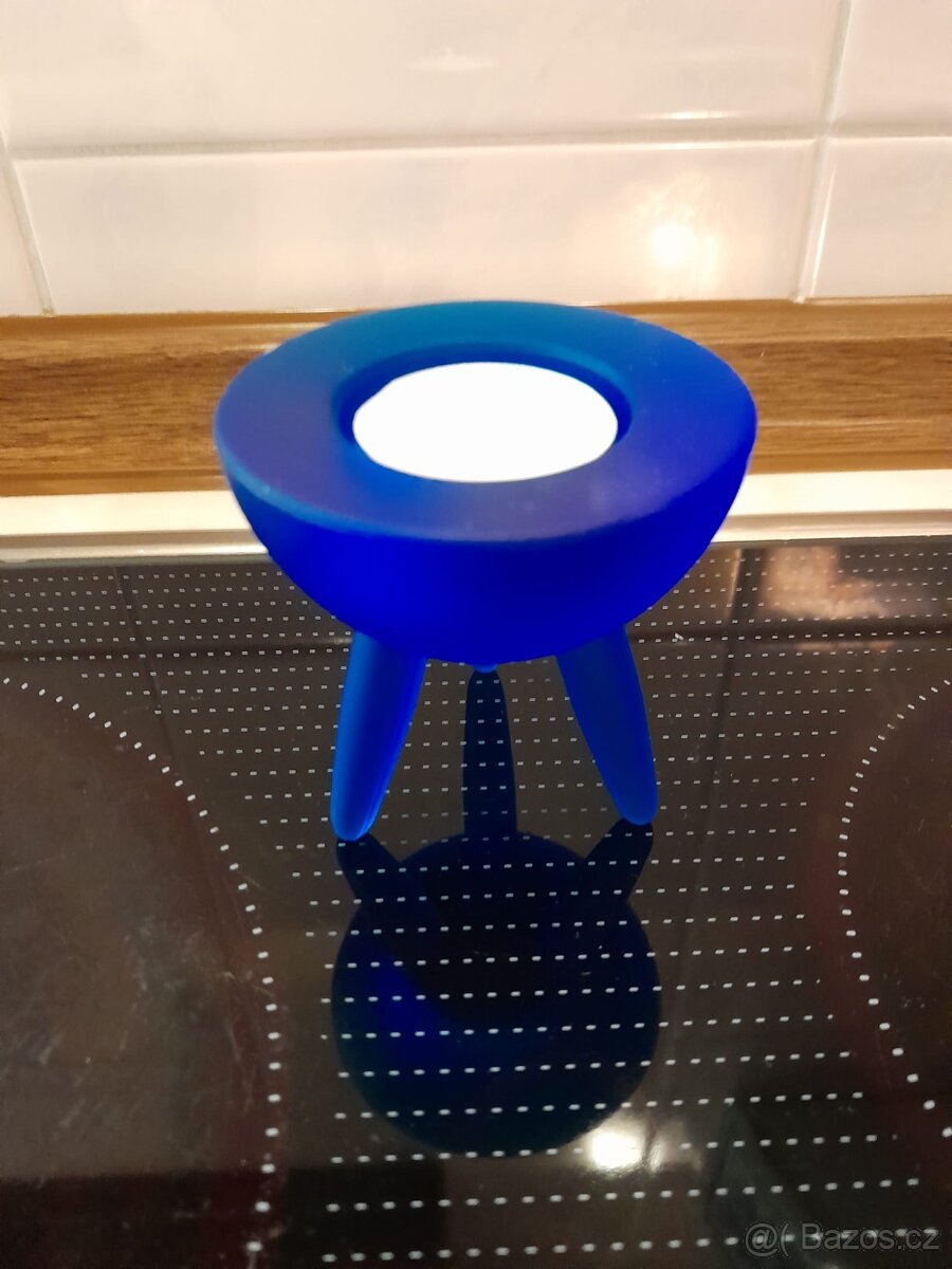 Skleněný modrý svícen, dekorace