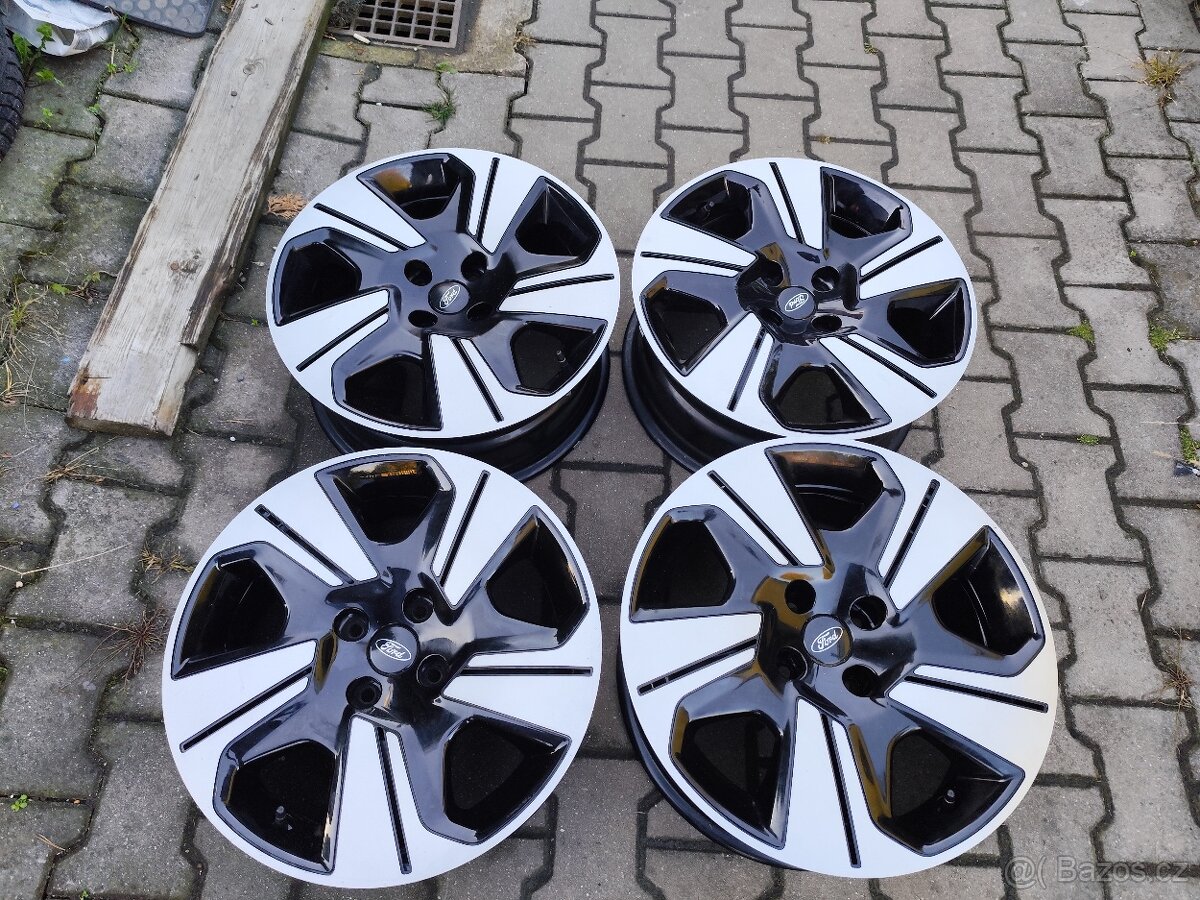 Téměř nové disky 4 x 108 r17 Ford