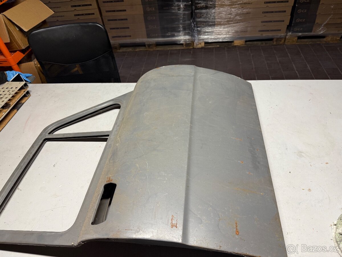 Přední dveře Š100