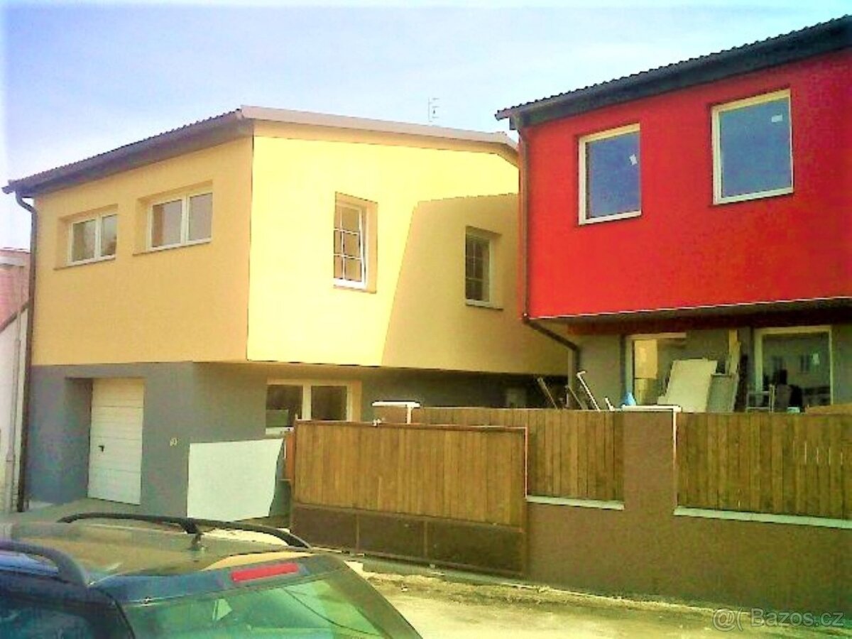 Prodej domku 3+kk s garáží a dvorkem, Sedlec u Líbeznic
