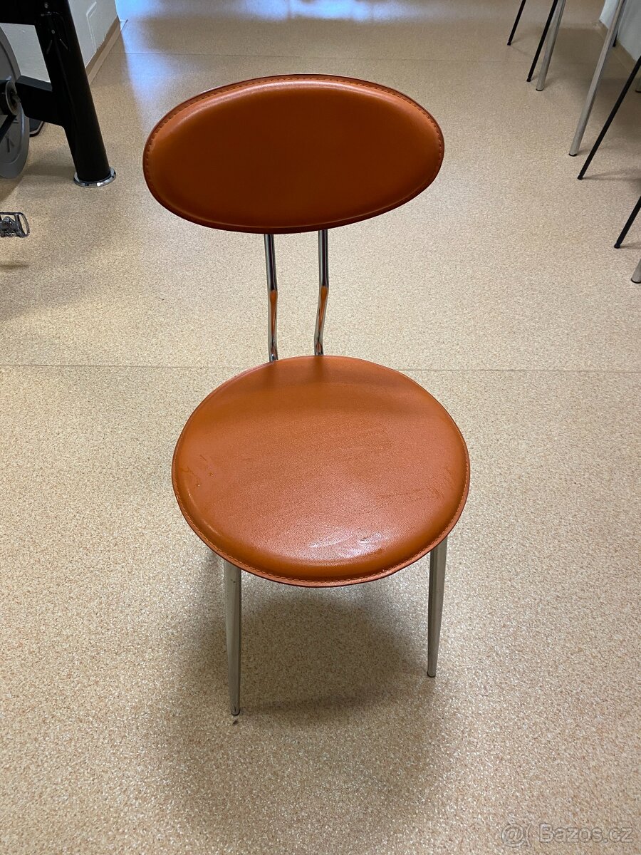 Kovová židle retro