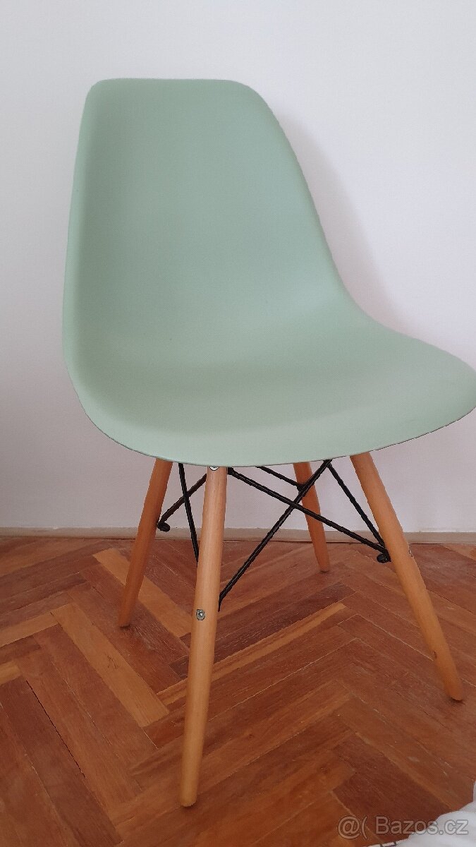 Židle ve stylu Eames mint