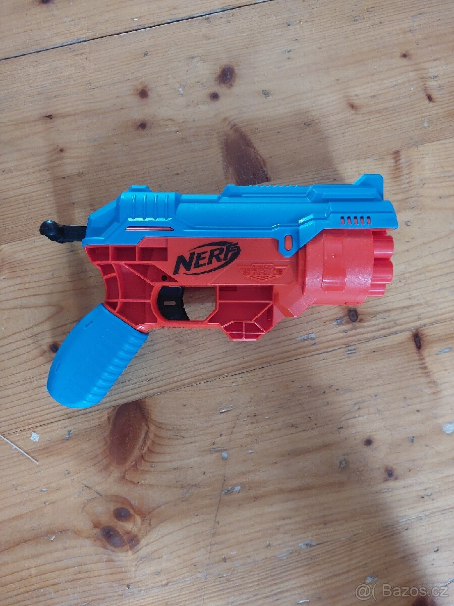Alpha strike nerf pistole