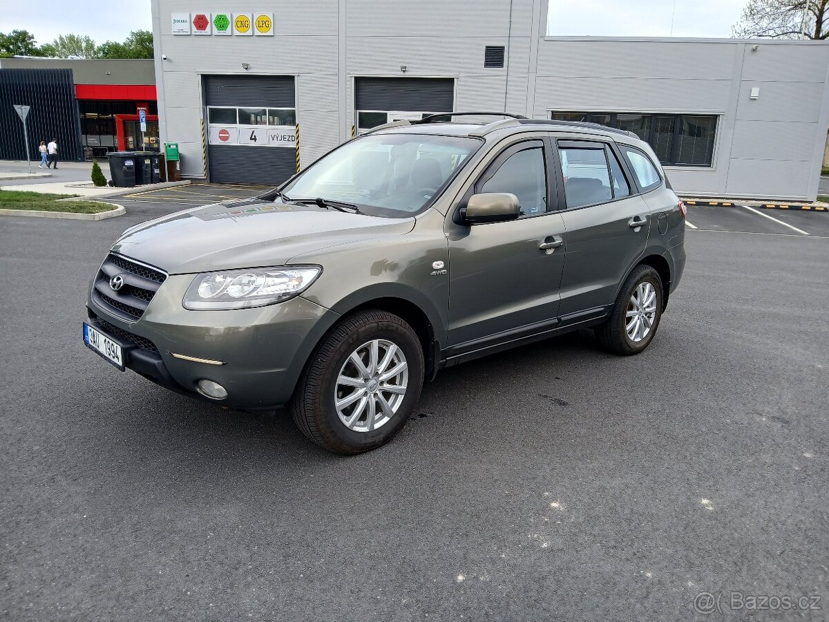 Hyundai Santa Fe 4x4 2,2 Crdi, původ Čr, tažné zař.