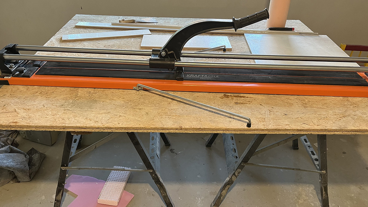 Rezačka keramických oblkadů a dlažeb 1200 mm