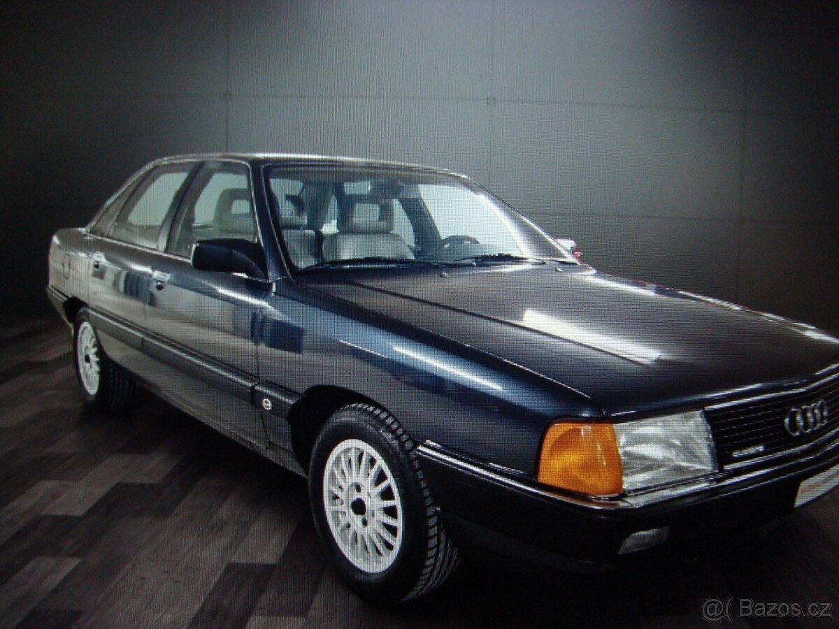 Audi 100-Retro kola 15"