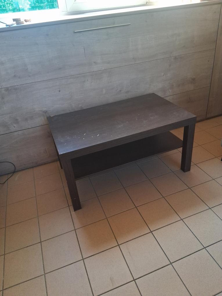 konferenční stolek