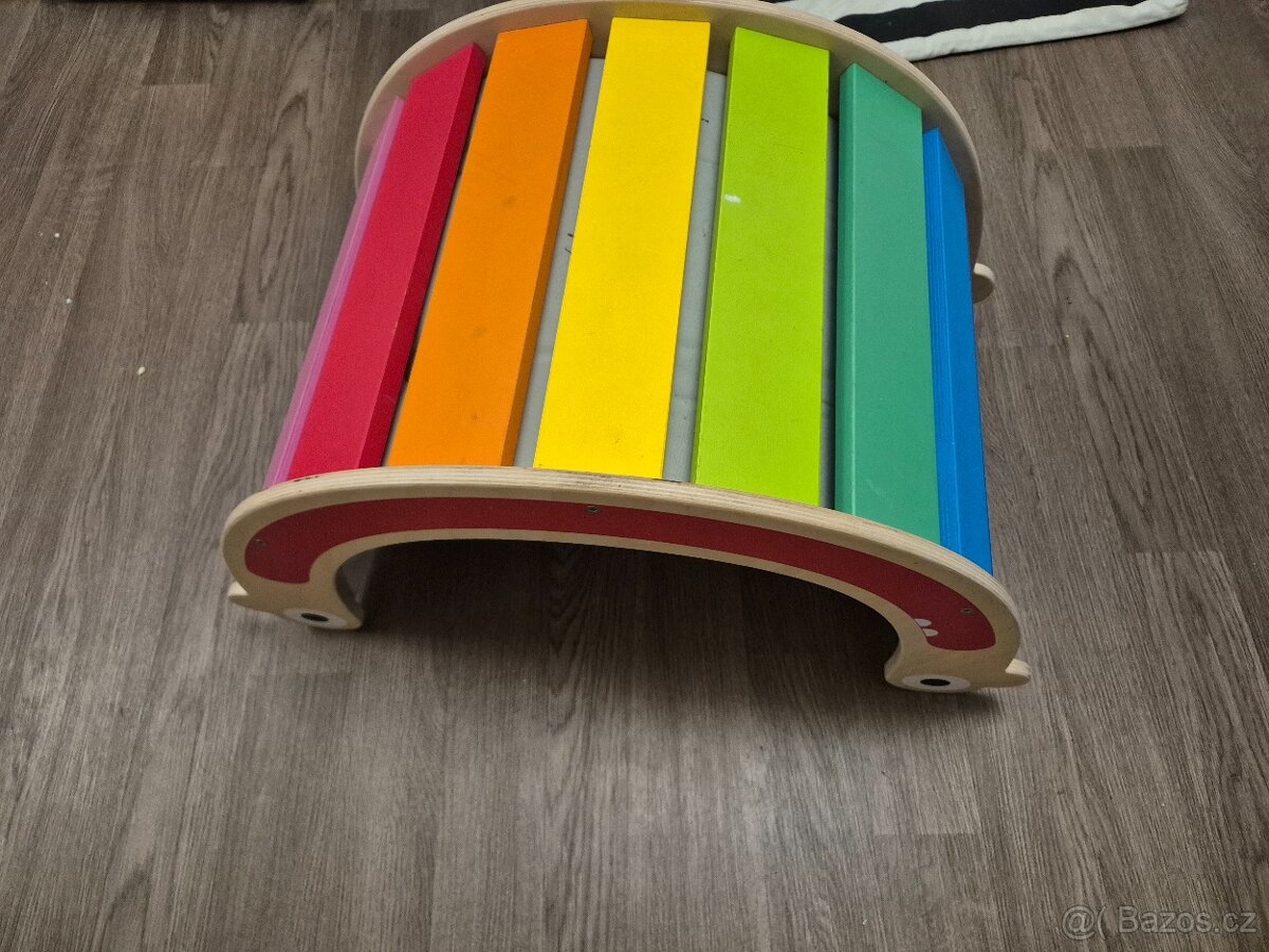 Montessori dřevěná houpačka utukutu