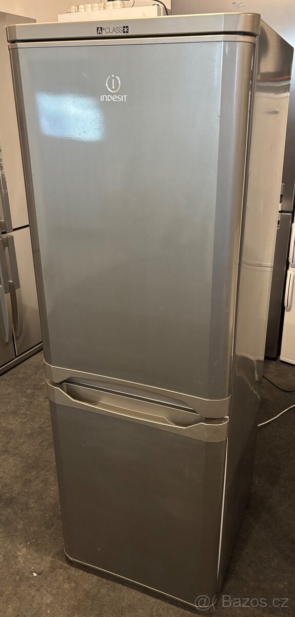 Lednice indesit