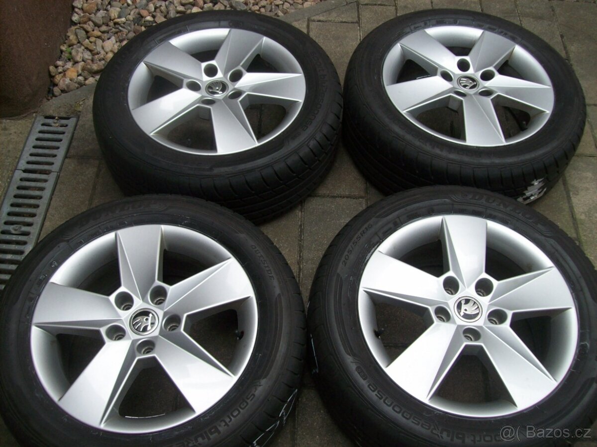Alu kola original ŠKODA Octavia 3 Dunlop 16" 80%