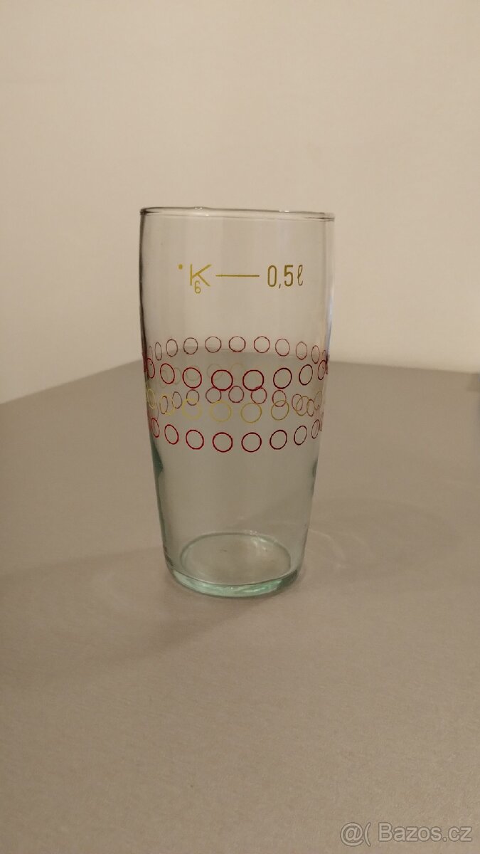 Retro pivní sklo