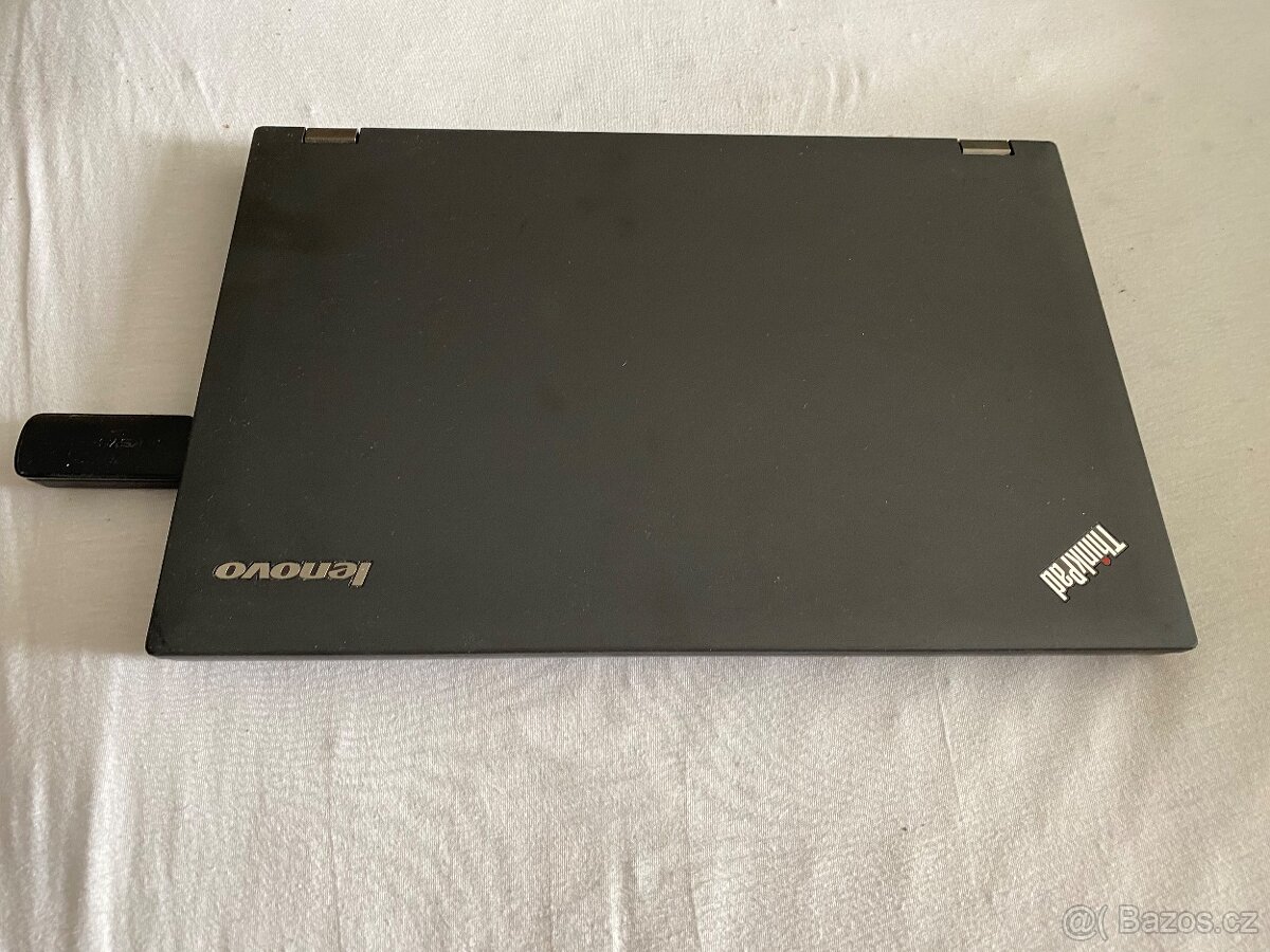 đź’» Lenovo ThinkPad – plnÄ› funkÄŤnĂ, internet pĹ™es USB Wi-Fi