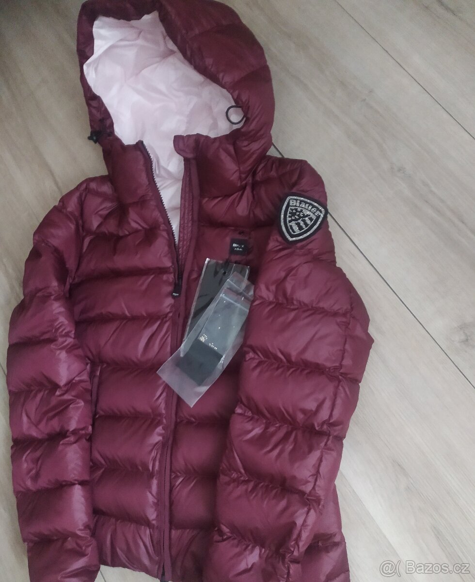 Blauer péřová bunda Swarovski znak