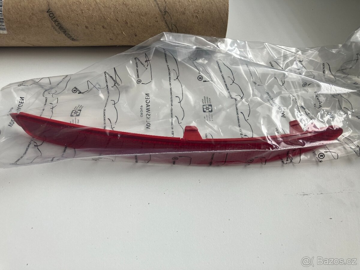 Pravá zadní odrazka 1Z0945106A Octavia II FL originál