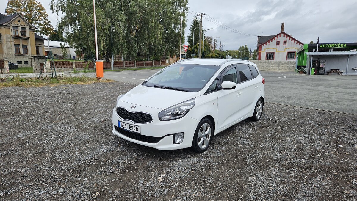 Kia carens