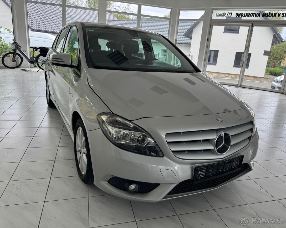 MERCEDES-BENZ B180CDi — TOP STAV — SERVIS POUZE V MERCEDESU