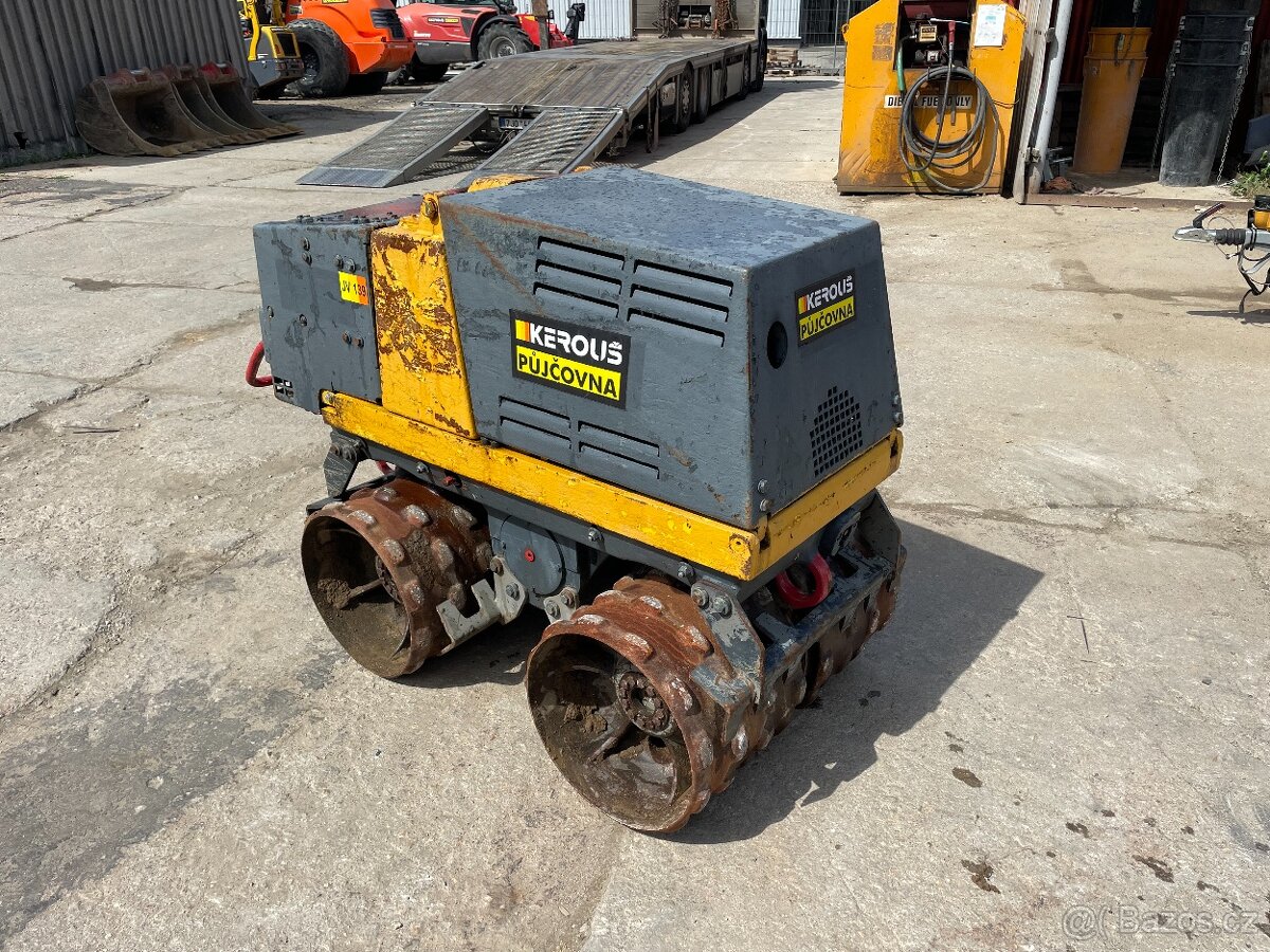 Ježkový válec Bomag BMP 851 včetně ovladače