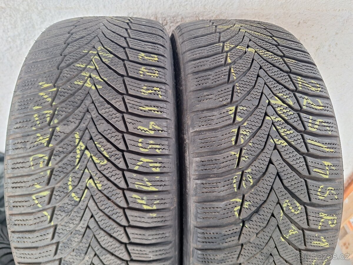 Prodám zimní pneu 225/45/17  Nexen
