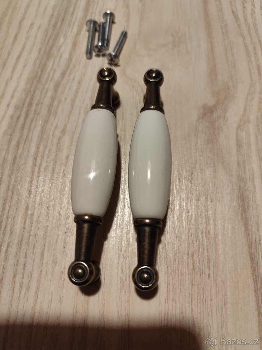 Nábytkářské úchytky