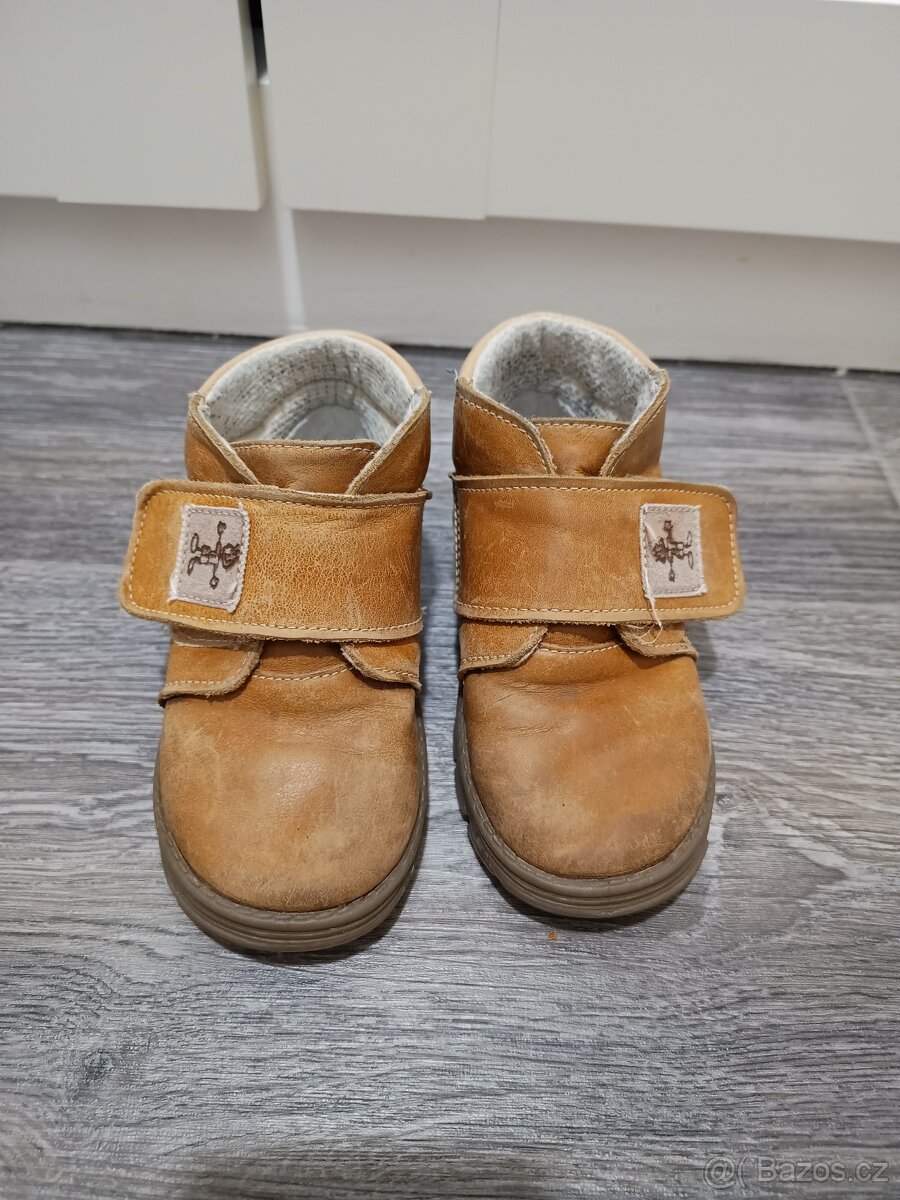 České kožené celoroční boty