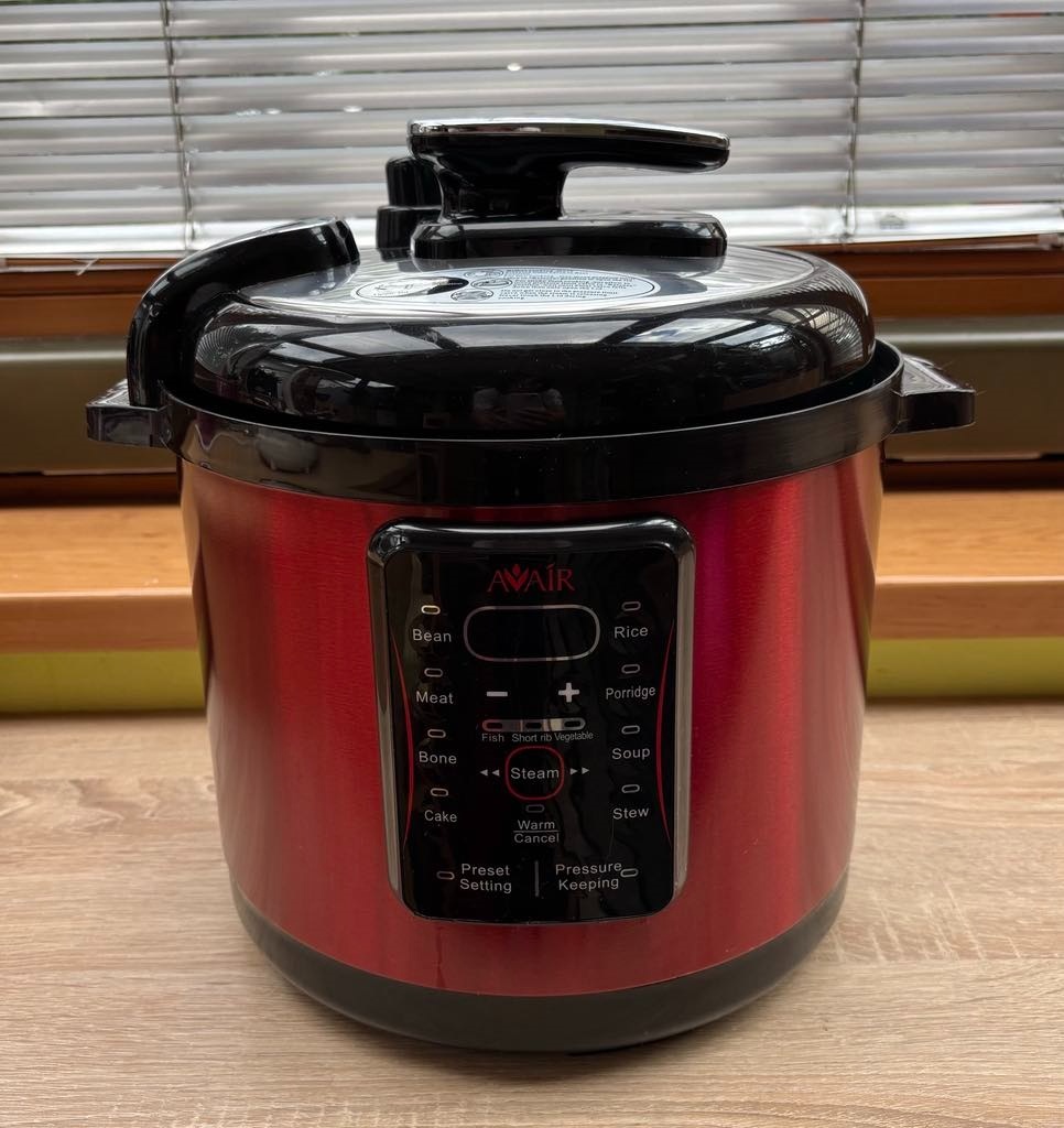 Multifunkční tlakový hrnec