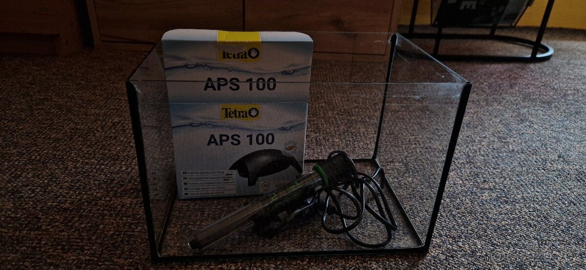 Prodám 12l akvárium + vybavení (možno i jednotlivě)