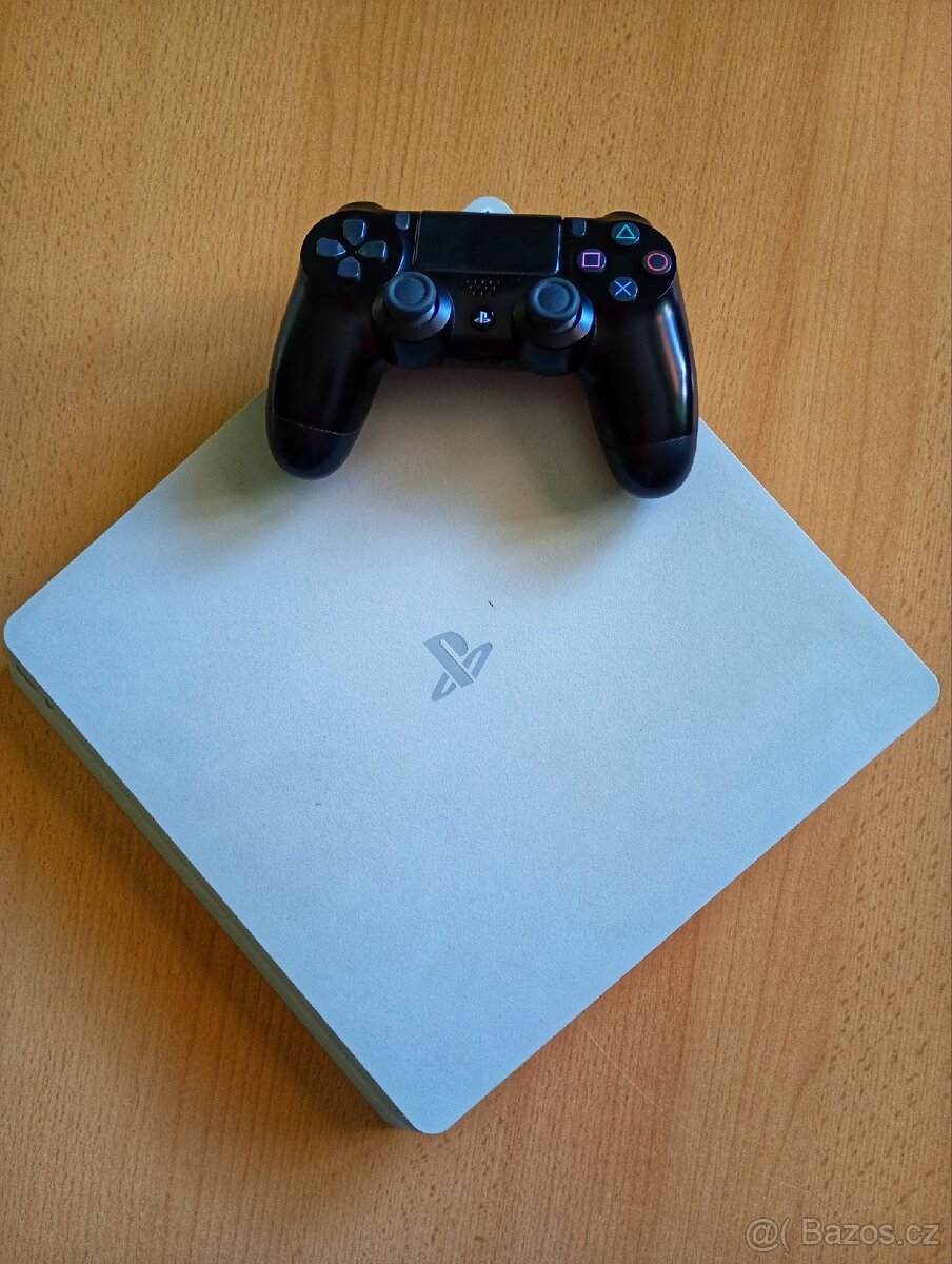 Ps4 slim - 500 giga, vše v pořádku + hra Ghost of tsushima