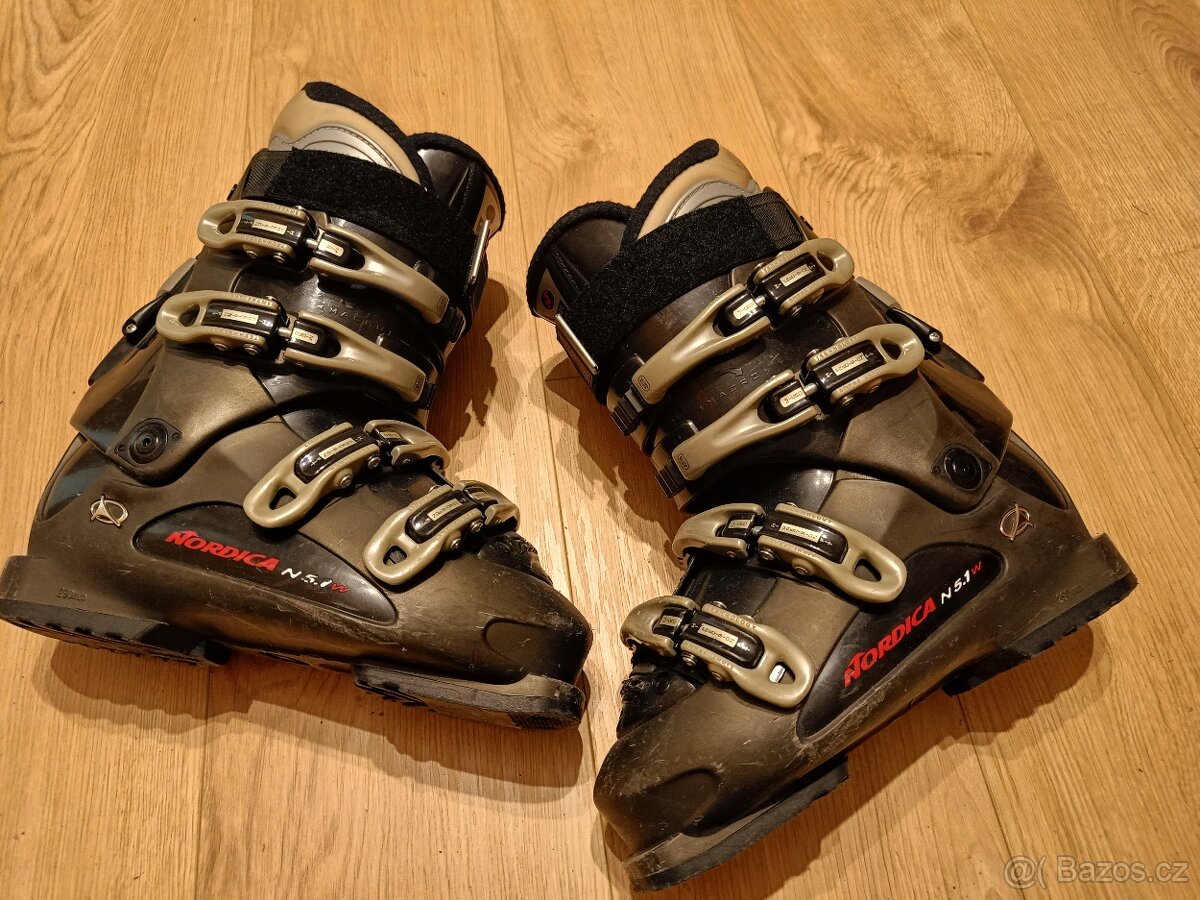 Lyžáky Nordica stélka 24,5 cm