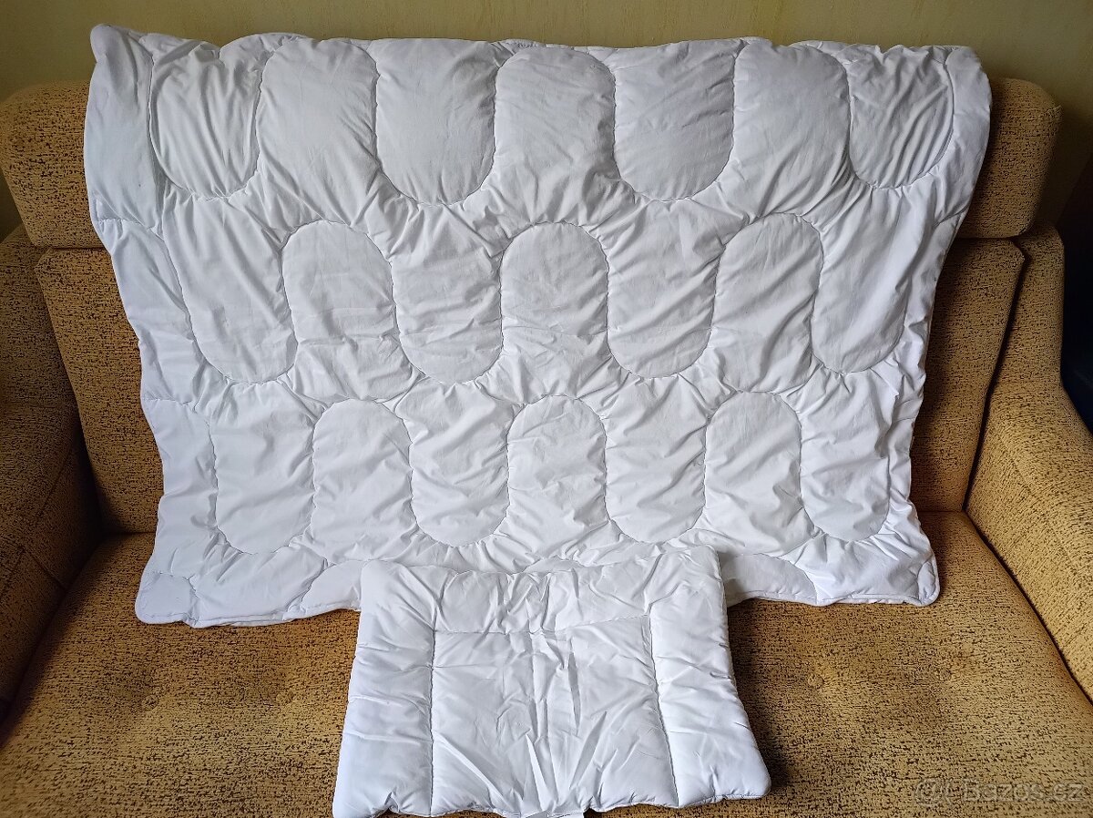 NOVÁ peřinka a polštářek do postýlky. 135 x100 cm, polštářek